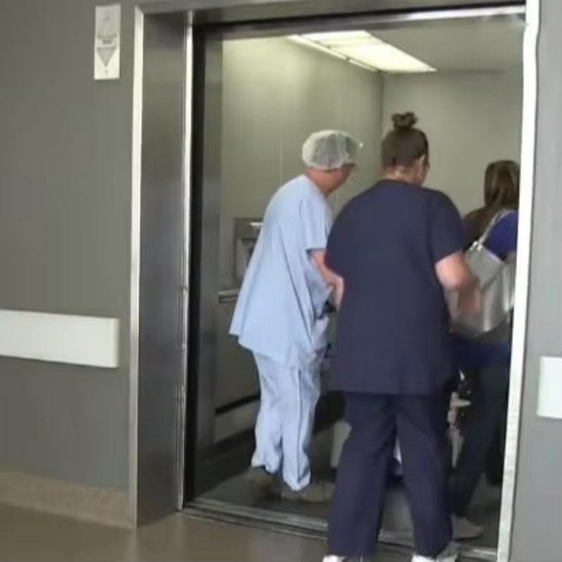 VTEH101 hospitalis Stretcher Elevator cum AC Drive ISO Certified High-capacity for Patient Stretcher Transport Smooth Tutus Operatio
