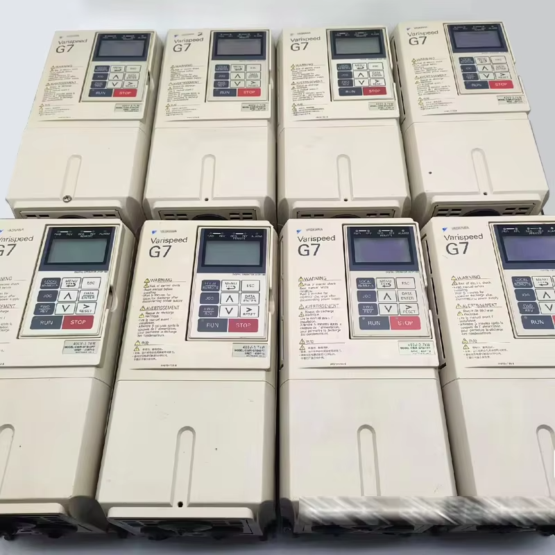 VTSP378 L1000A Elevator Yaskawa Frequency Inverter 7.5kw 3 PERIODO 400VAC ad officium aedificationis